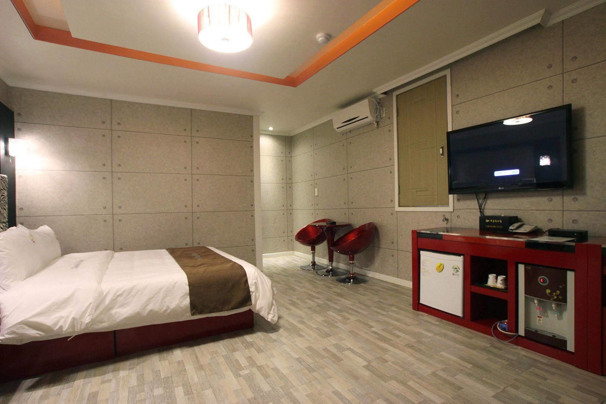 Gwangju Metropolitan City Chocolate Hotel מראה חיצוני תמונה